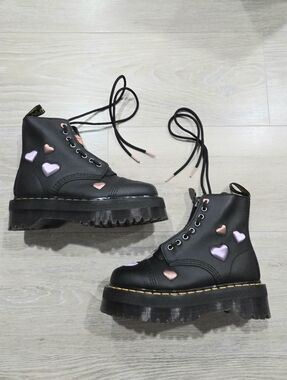 Dr. Martens Sinclair Heart Womens Size 6 Black Platform Combat Boots New No Box